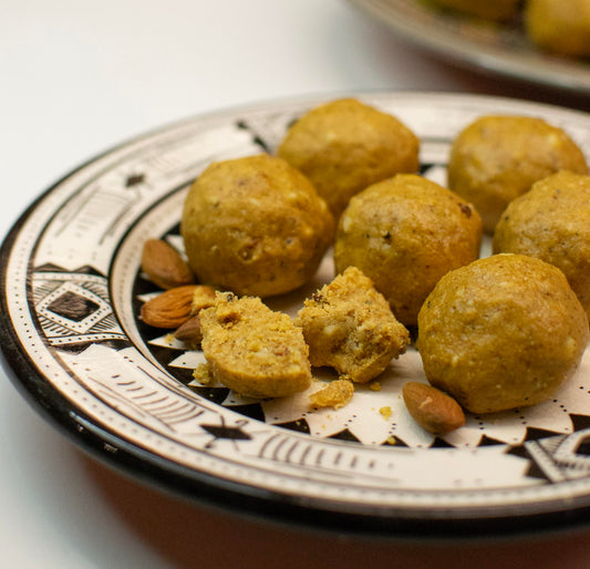 Indiški žirnių sausainiai Besan Ladoo